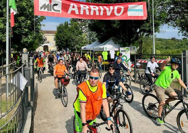 La 10a edizione della pedalata del “Team Lino”