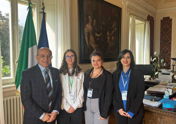 Gli studenti del Don Milani di Tradate intervistano il Prefetto di Varese
