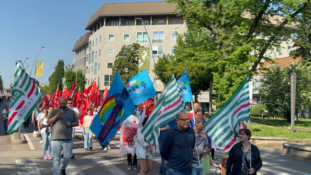 Festa del Primo Maggio a Legnano - Lavoratori in piazza