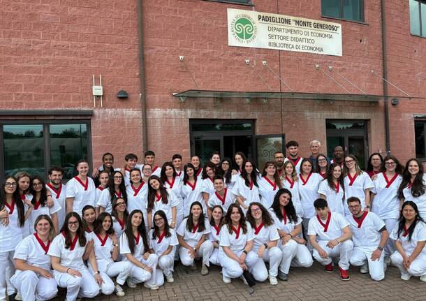 foto fine lezioni corso infermieristica 2025