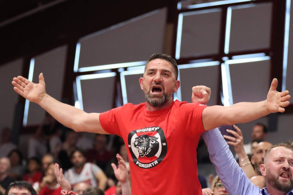 Gara1 tra Legnano Basket e Luiss Roma nelle foto di Viola Dimi