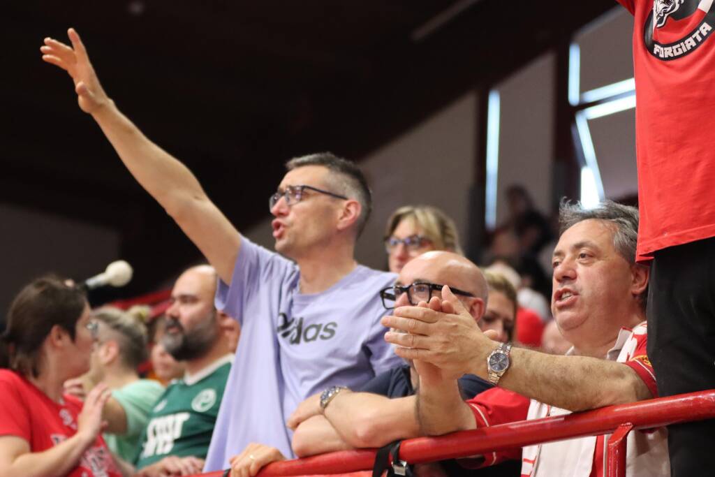Gara1 tra Legnano Basket e Luiss Roma nelle foto di Viola Dimi
