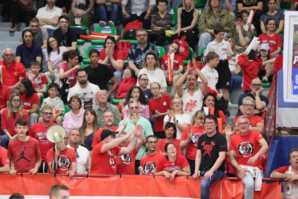 Gara1 tra Legnano Basket e Luiss Roma nelle foto di Viola Dimi