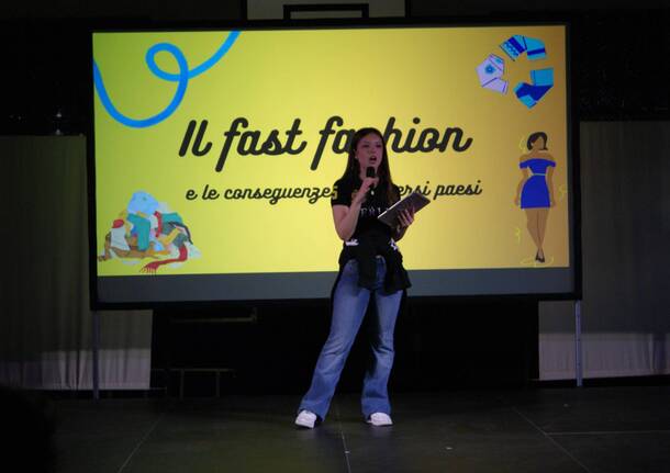 Il costo nascosto della Fast Fashion spiegato dagli studenti del Liceo Sereni di Laveno