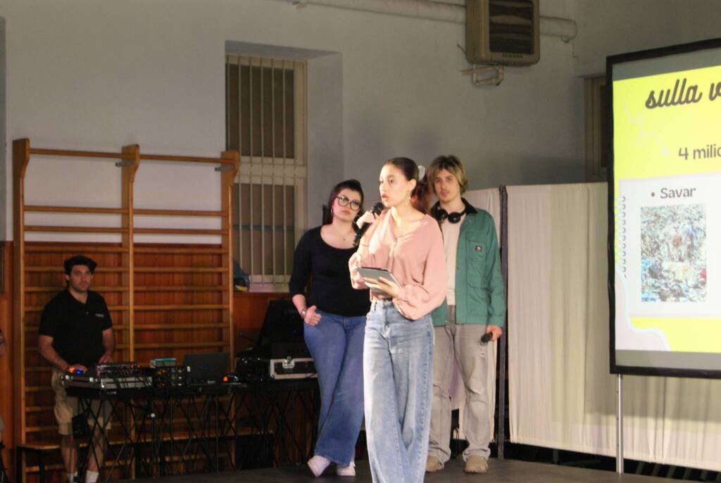 Il costo nascosto della Fast Fashion spiegato dagli studenti del Liceo Sereni di Laveno