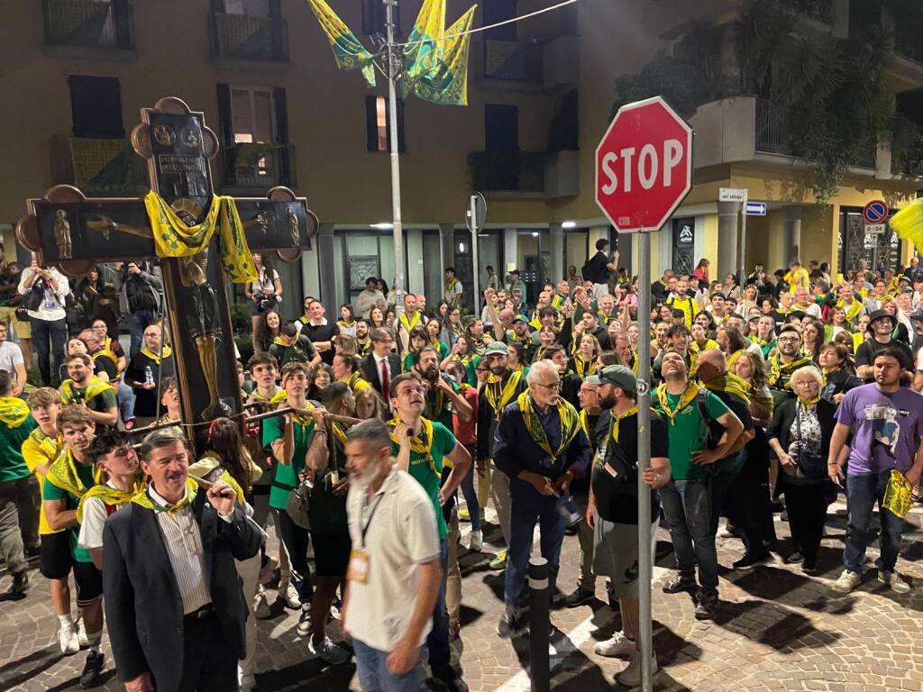 Il Palio 2025 è gialloverde: i festeggiamenti della contrada Sant’Ambrogio