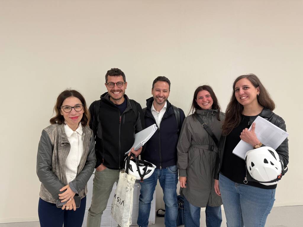 Il sopralluogo nella Palazzina di via Venezia a Legnano 