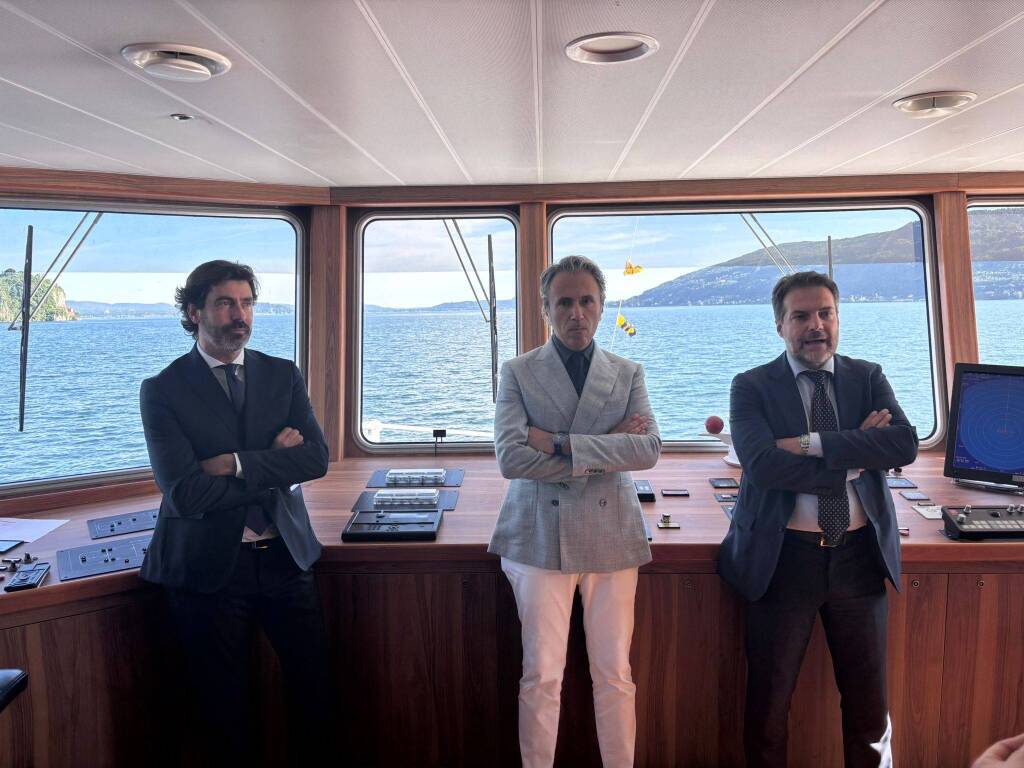 inaugurazione battello laveno santa caterina
