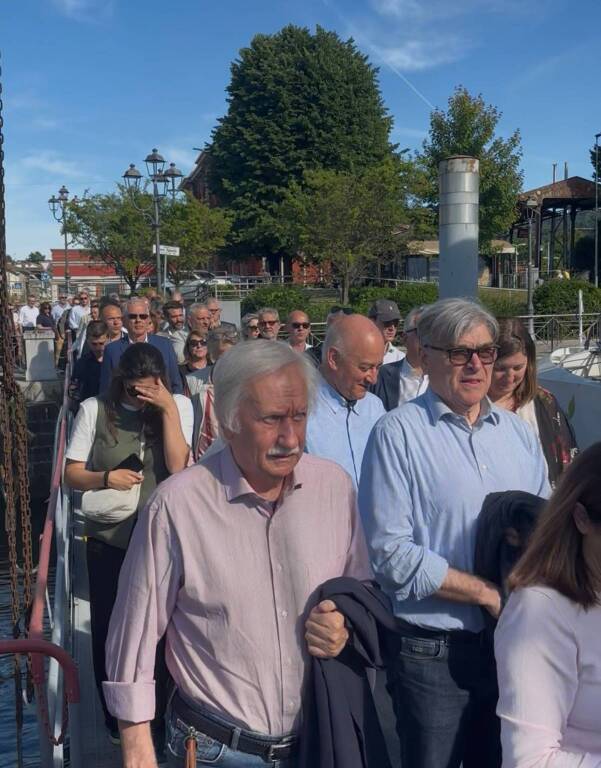 inaugurazione battello laveno santa caterina