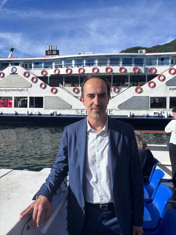 inaugurazione battello laveno santa caterina