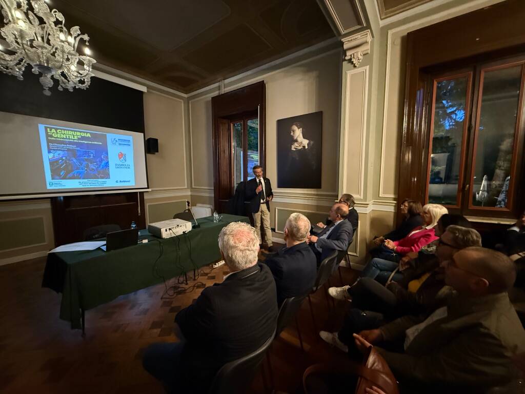 “La chirurgia ‘gentile’: tra mininvasività e intelligenza artificiale” in Famiglia Legnanese