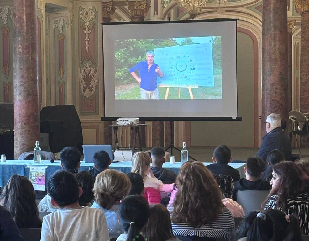 La Giornata mondiale delle api in Comune a Varese