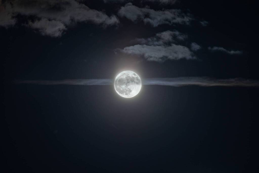 La luna velata