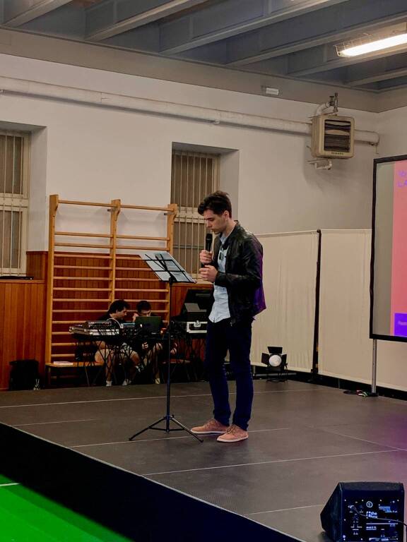 La voce degli studenti del Liceo Sereni esplora i confini