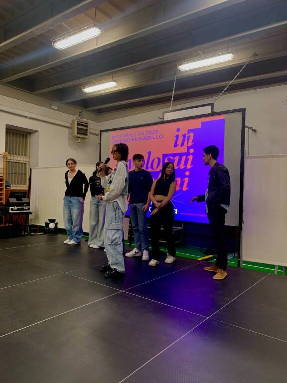 La voce degli studenti del Liceo Sereni esplora i confini