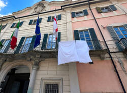 lenzuolo bianco comune di varese