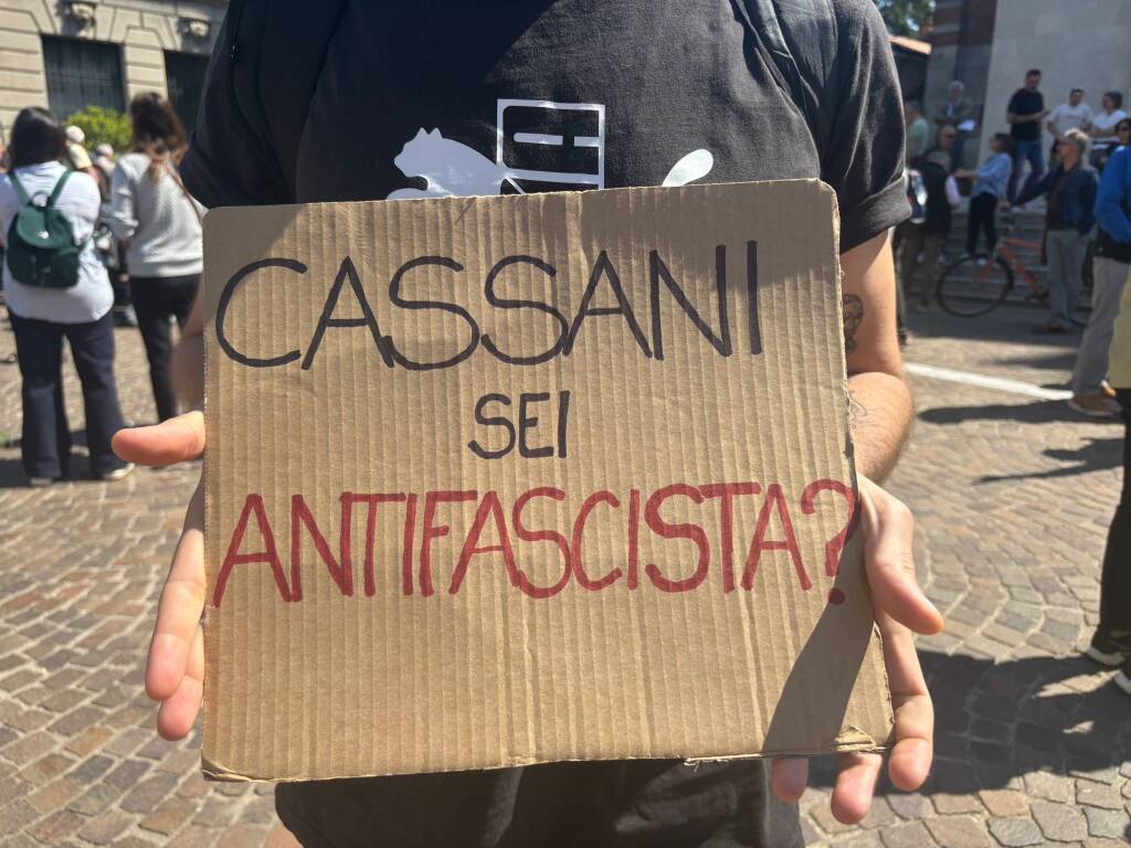 “No nazifascisti a Gallarate” la protesta in piazza contro il summit delle destre