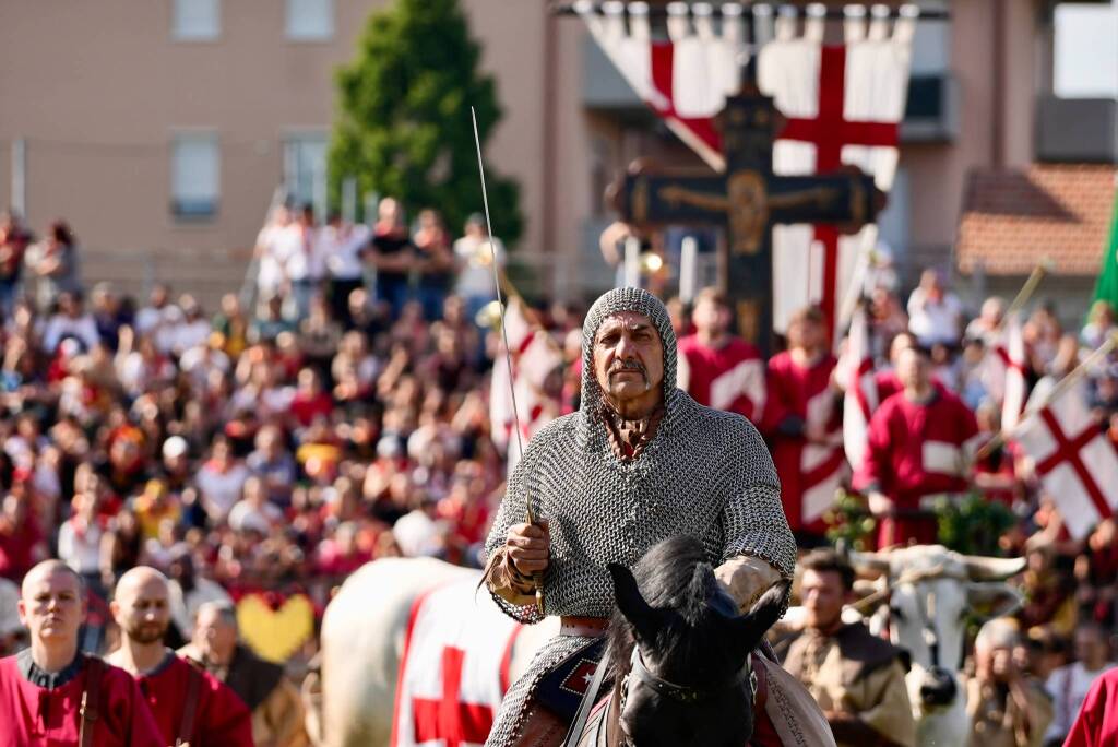 Palio di Legnano: Onori al Carroccio e l'estrazione- Foto di Daniele Zaffaroni