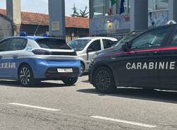 Polizia carabinieri auto 