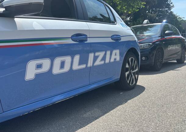 Polizia carabinieri auto