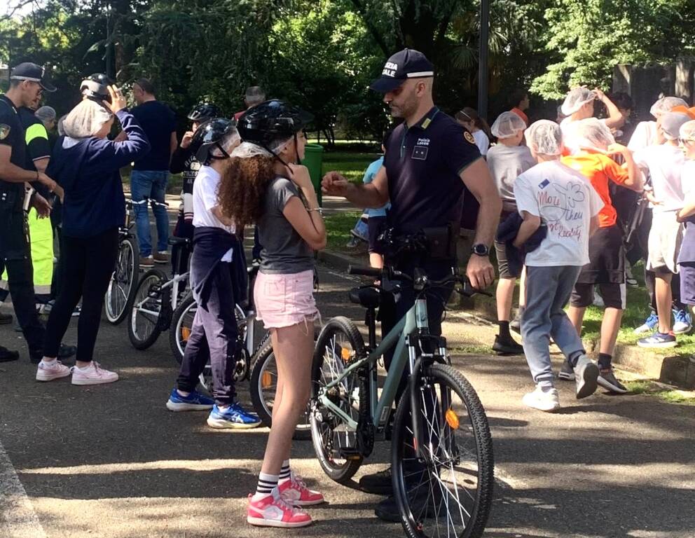 saronno - Educazione stradale con la Polizia locale
