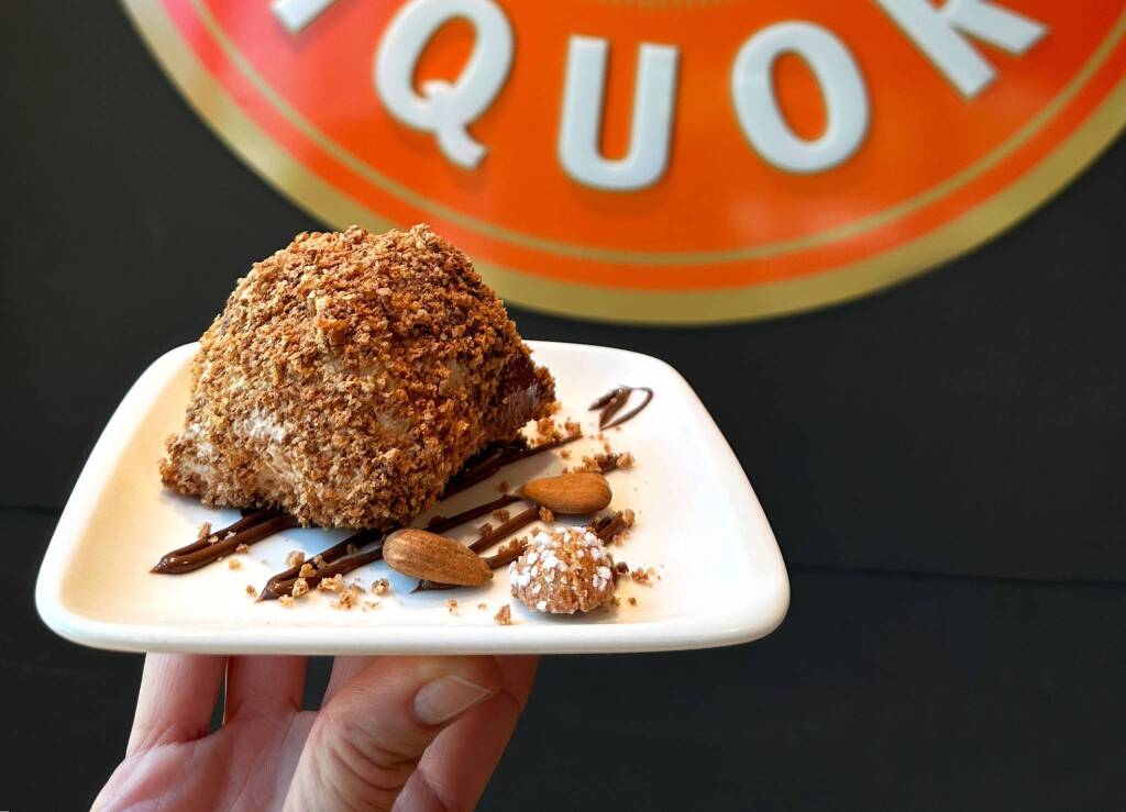 Saronno - Il nuovo tartufo all'amaretto del Punto Rosso Lazzaroni