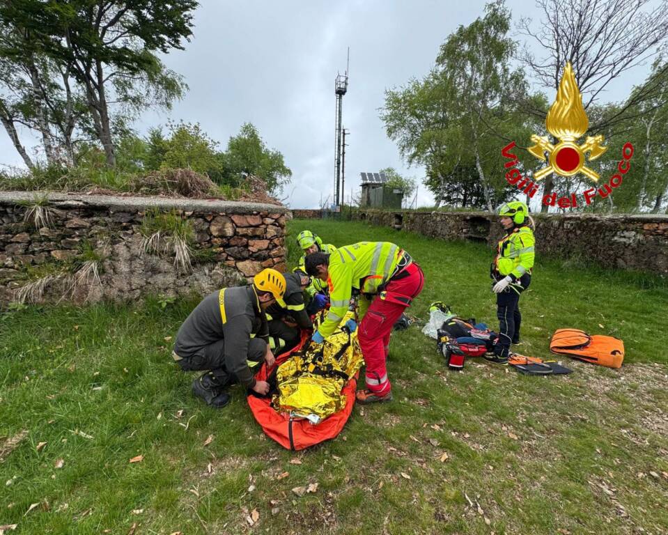 Soccorso alpino e vigili del fuoco sul Monte Piambello