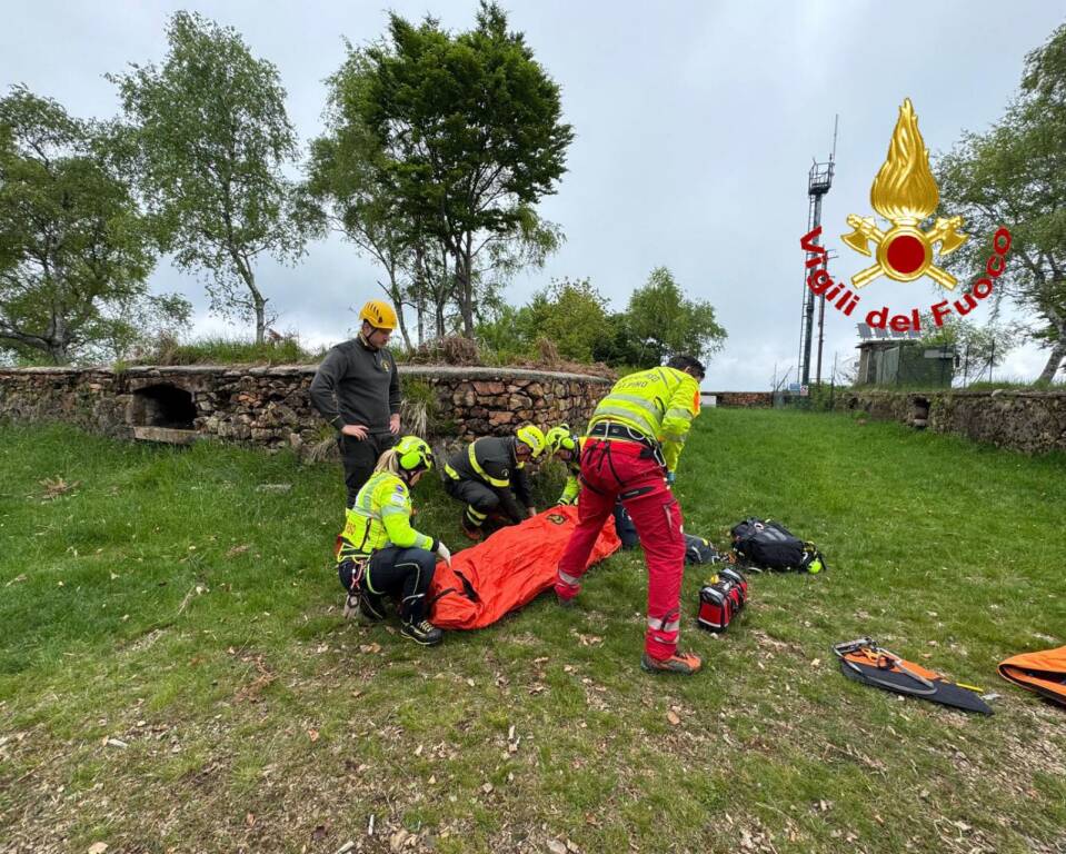 Soccorso alpino e vigili del fuoco sul Monte Piambello