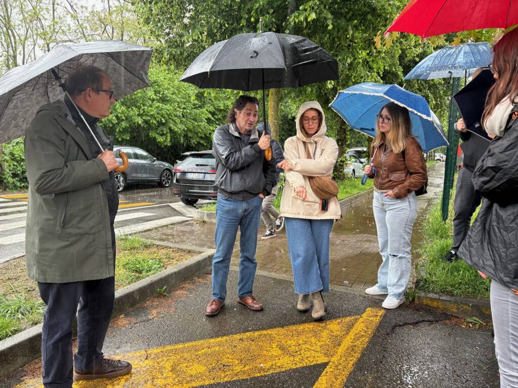 Tradate - Scuola dell'infanzia Rodari, protestano i genitori