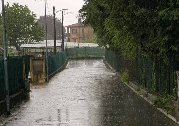 Via Vetta d’Italia allagata, tra San Fermo e Velmaio