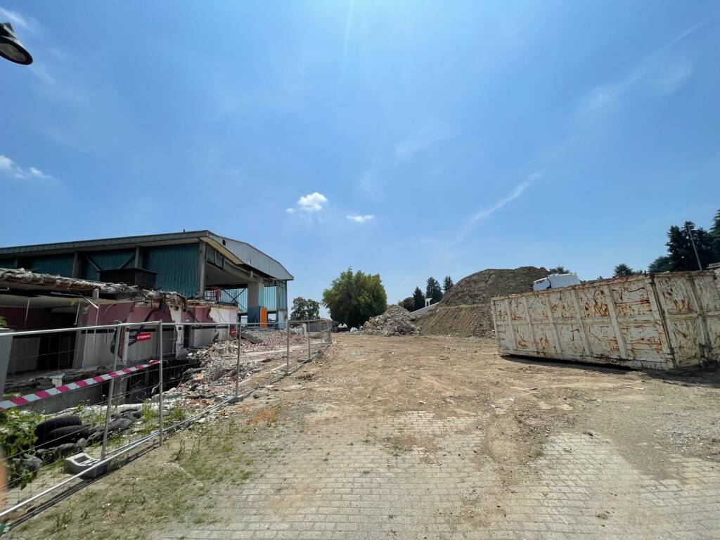 Abbattimento piscina Legnano