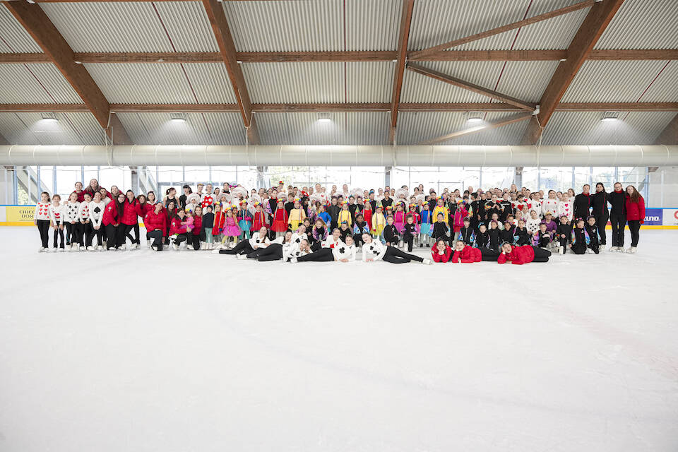 "Alice nel Paese delle Meraviglie": il saggio di Icesport Varese incanta il pubblico