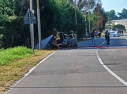 Auto in fiamme a Parabiago