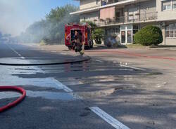 Auto in fiamme a Parabiago