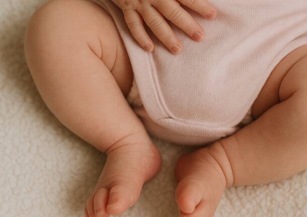 bambina neonata generica