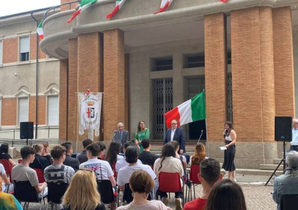 A Samarate il Battesimo Civico per i neo-diciottenni. “Fatevi sentire con le vostre idee”