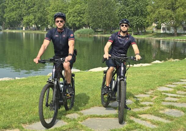carabinieri forestali in bicicletta