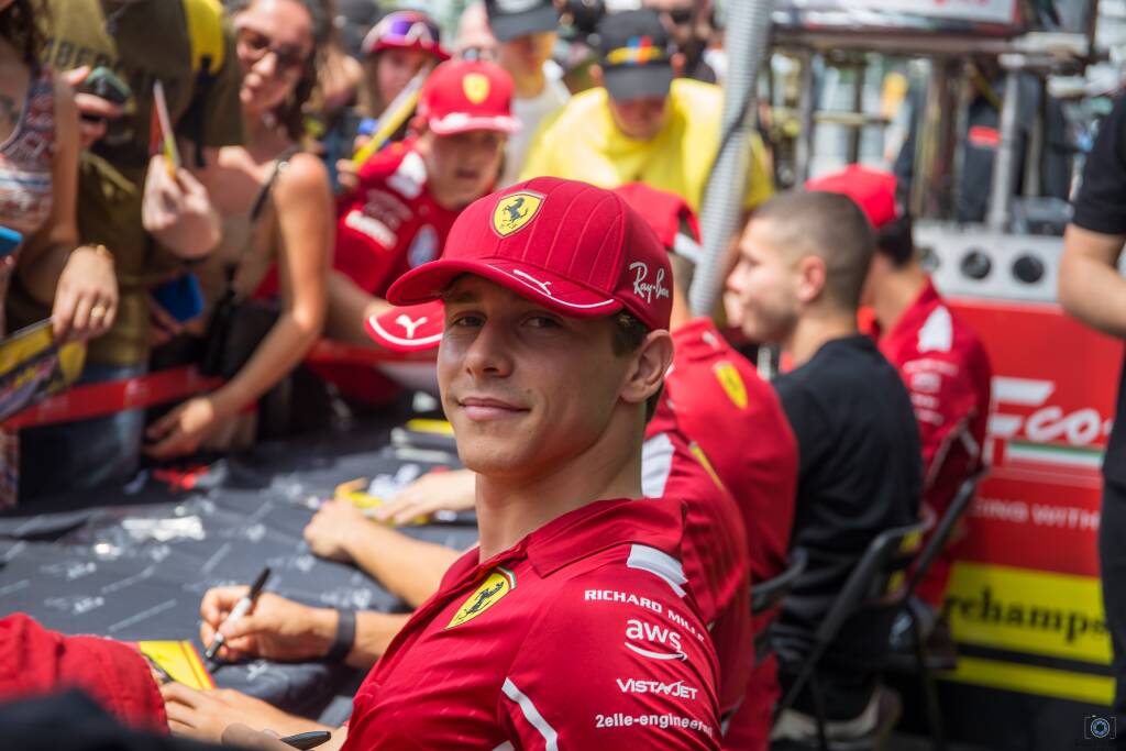 I bolidi del GT World Challenge sulla pista di Monza