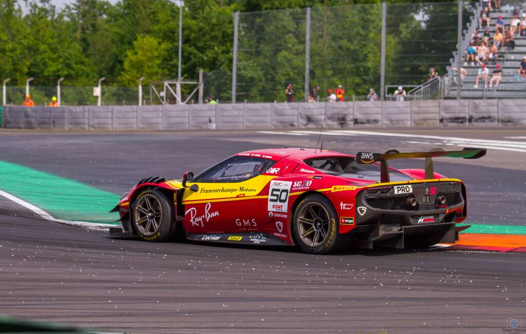 I bolidi del GT World Challenge sulla pista di Monza