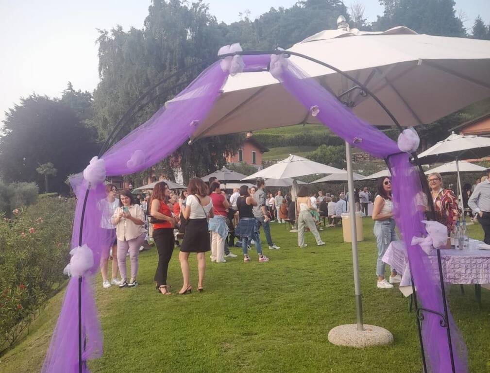 L\'Apericena Panoramico con Le Farfalle Lilla