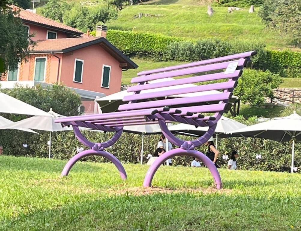 L\'Apericena Panoramico con Le Farfalle Lilla
