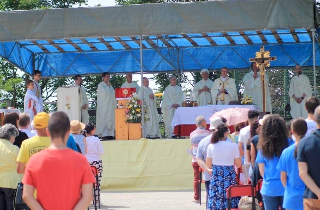 La festa per l\'inaugurazione dei nuovi campi dell\'oratorio di Gurone