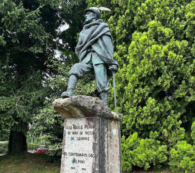 Tradate: il restauro dei monumenti dedicati agli Alpini