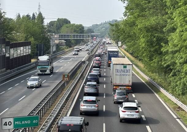 coda autostrada a8 castronno traffico