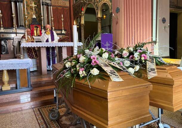 Cuasso al Monte - I funerali di Anna Castoldi e Giuseppe Rizzotti