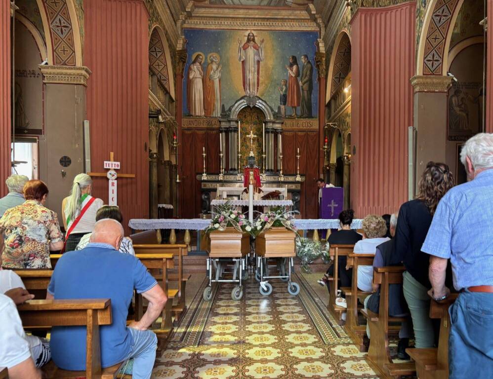 Cuasso al Monte - I funerali di Anna Castoldi e Giuseppe Rizzotti