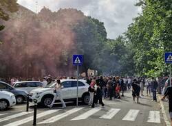 Fine scuola a Legnano 2025: studenti in festa  