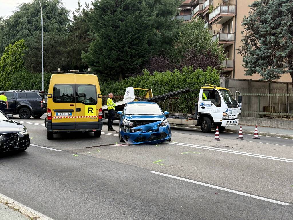 Incidente sul viale Toselli a Legnano 