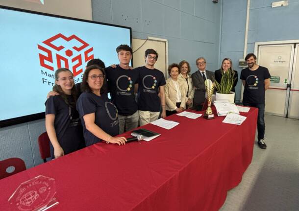 ITIS Cannizzaro, studenti premiati per chimica e matematica