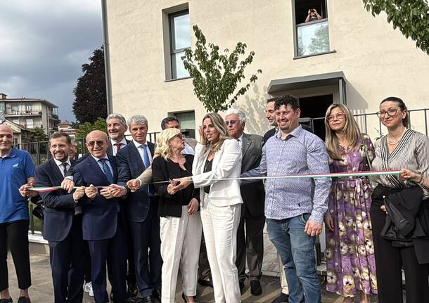 L’inaugurazione del faro a Varese